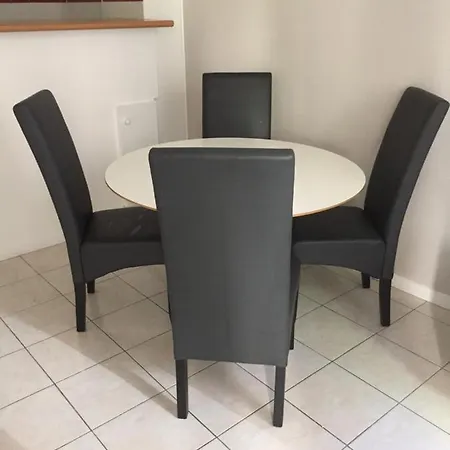 Apartmán Plein Centre-jusqu'a 4 Personnes-parking Et Petit Dejeuner Inclus